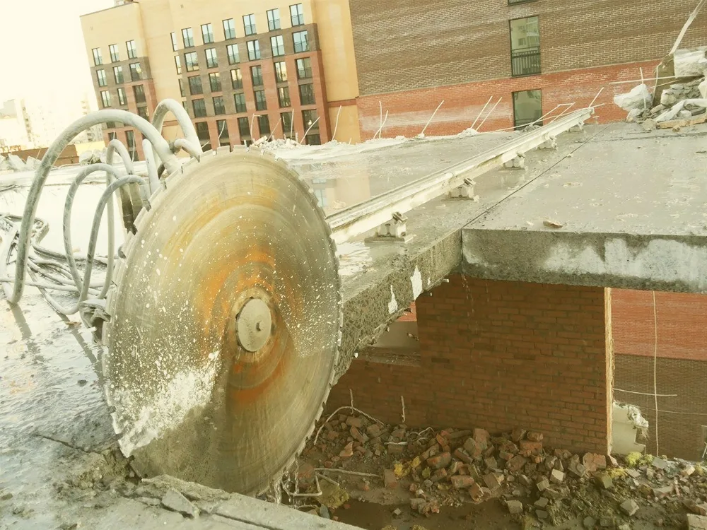 مشروع قص سقف لمصعد