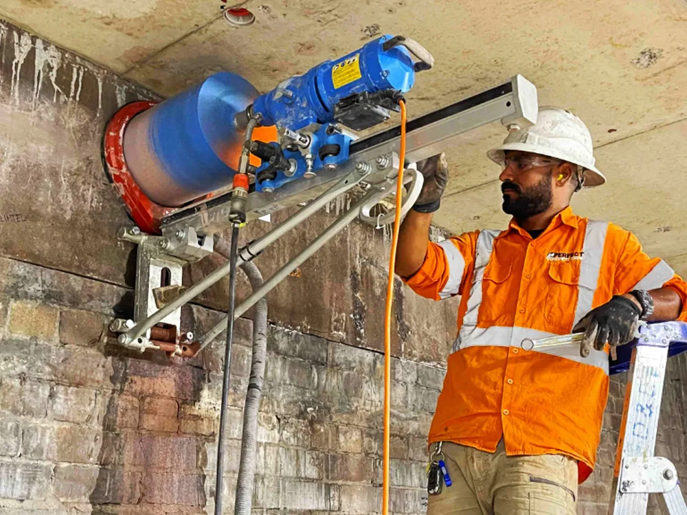 عمل فتحات تهوية بالخرسانة